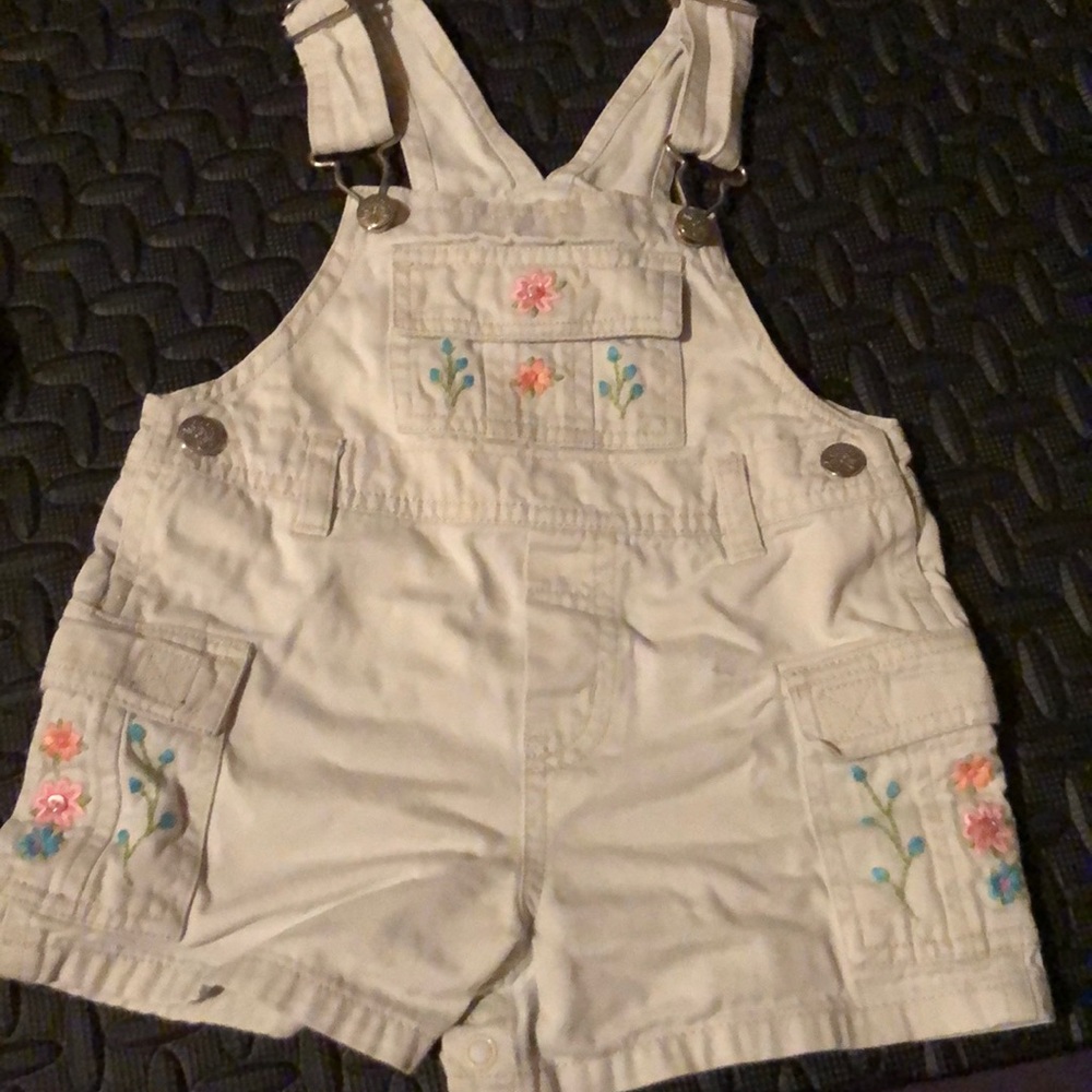 Euc 12 month floral khaki overalls!! Adorable!!